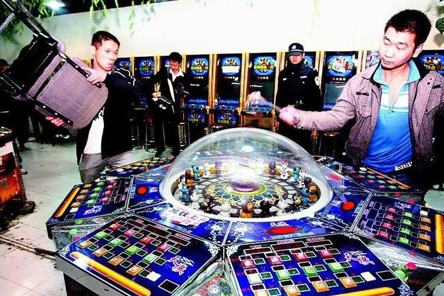 澳门一肖100准免费,澳门一肖100准免费——揭秘彩票预测的真相